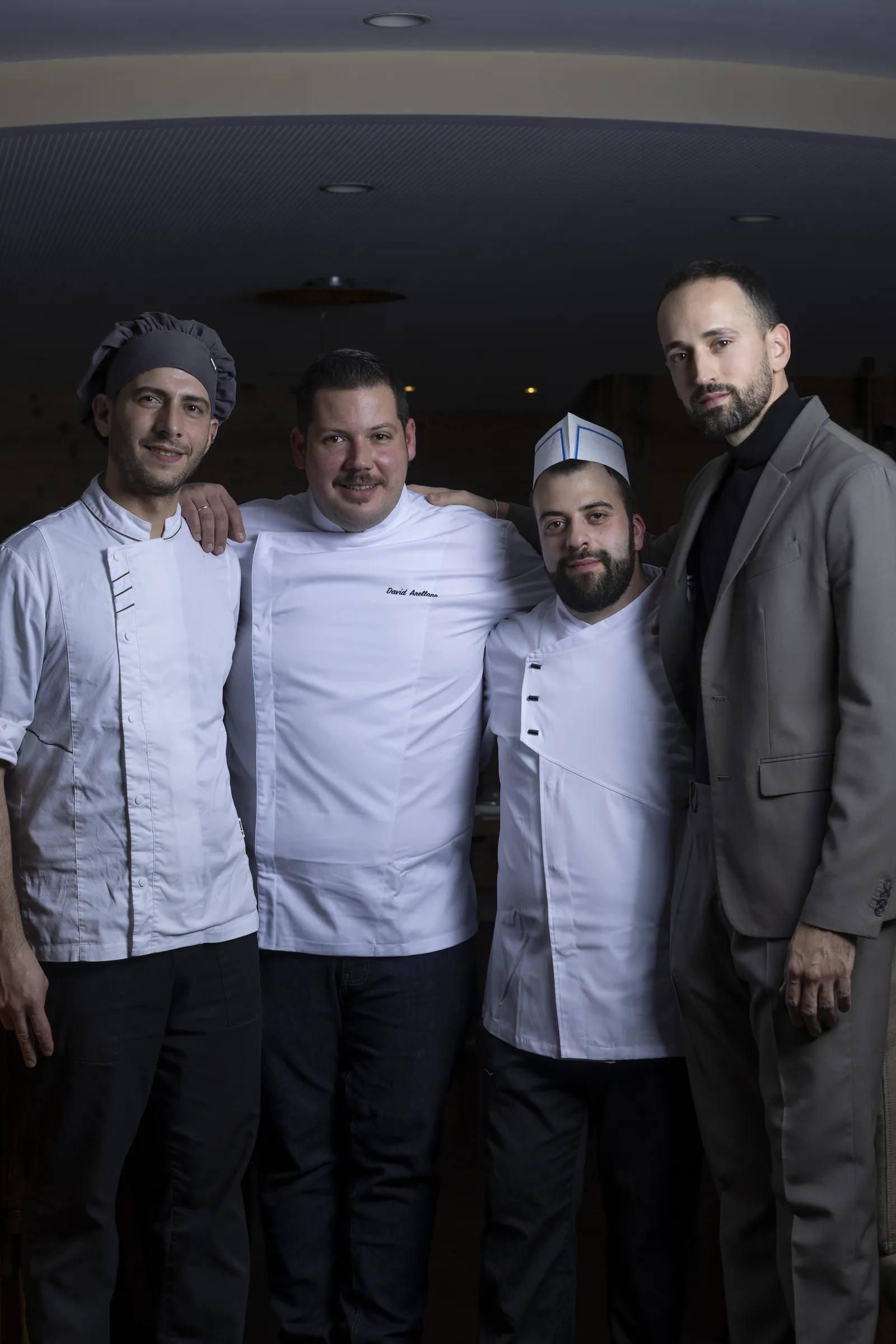 David Arellano, secondo da sinistra, con la sua squadra